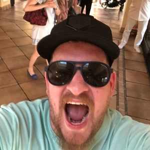 Meet your Posher, Cole